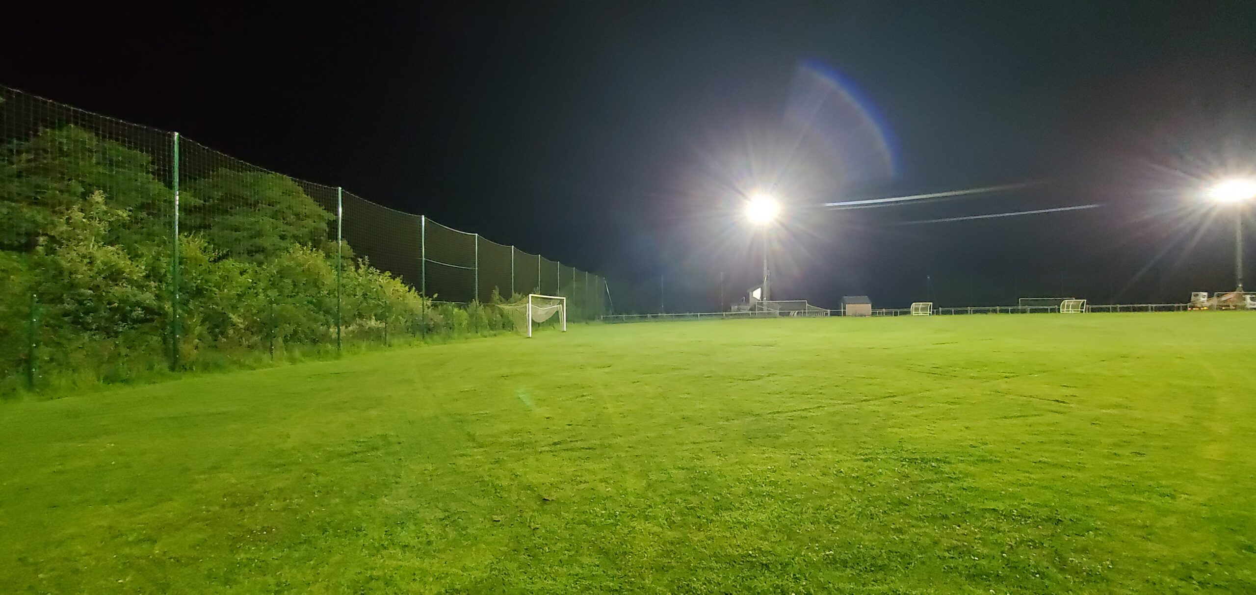 LEDEX Stade de foot de la commune de Poullaouen E7